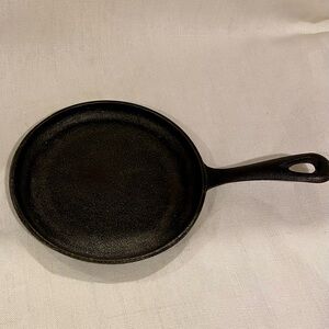Small cast-iron skillet – 6 inch diameter - Like new